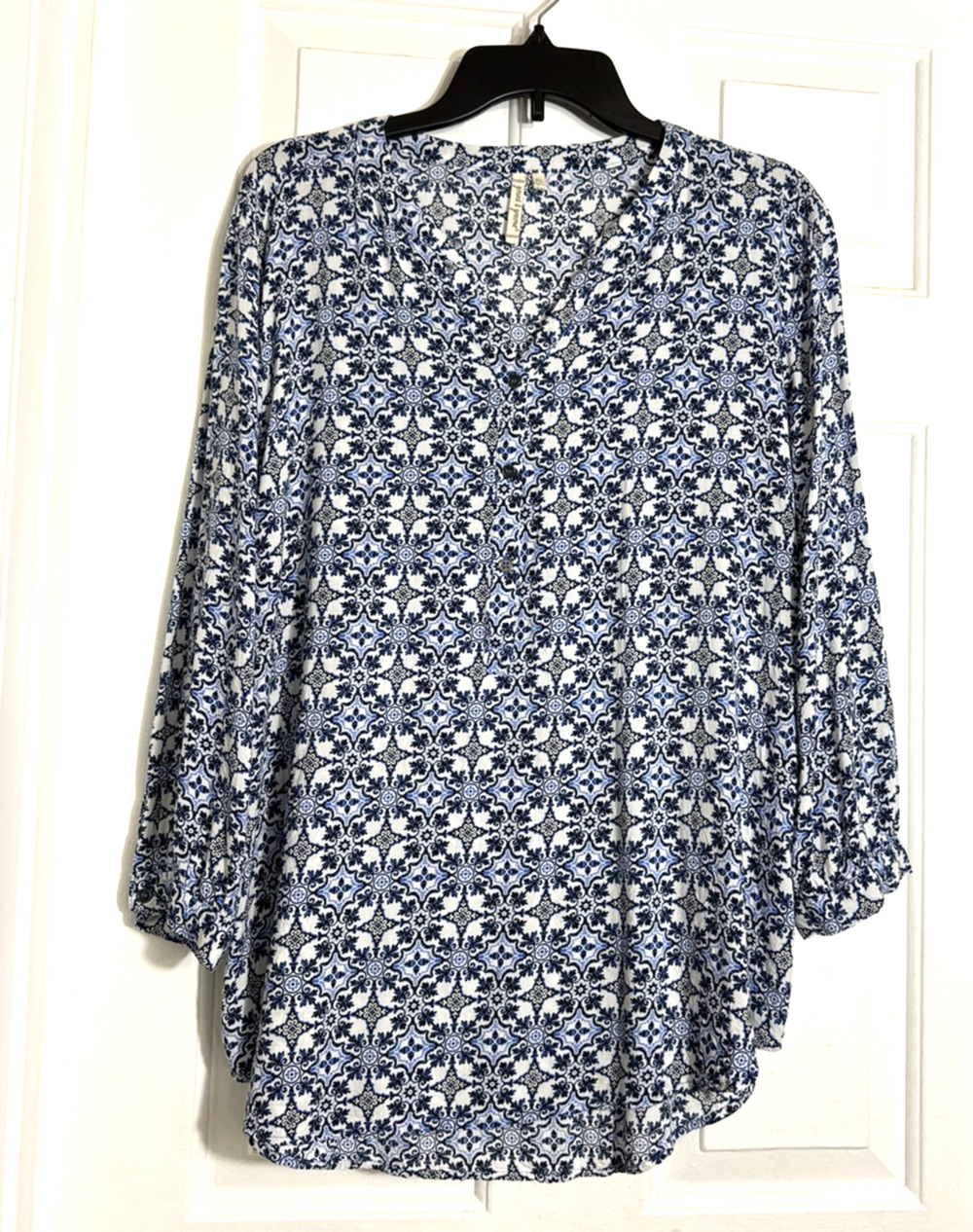 Grand & Greene Blue/White Boho Print Top V Neck 3/4 Sleeve Paisley Geo Floral XL